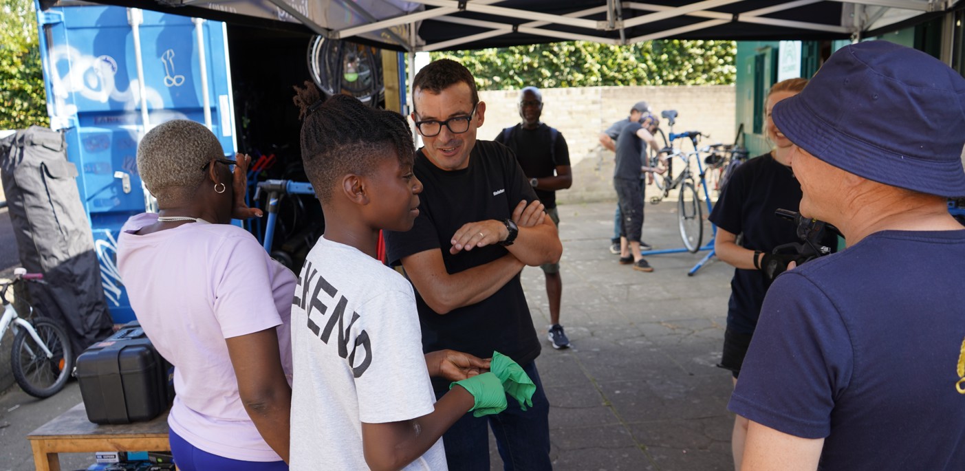 Community Cycleworks helping local residents around the Aylesbury estate.
