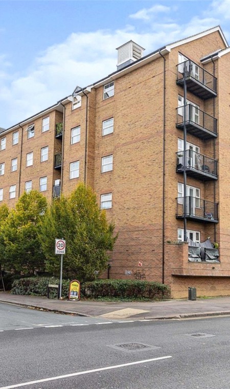 Image For Skyline Place LU1